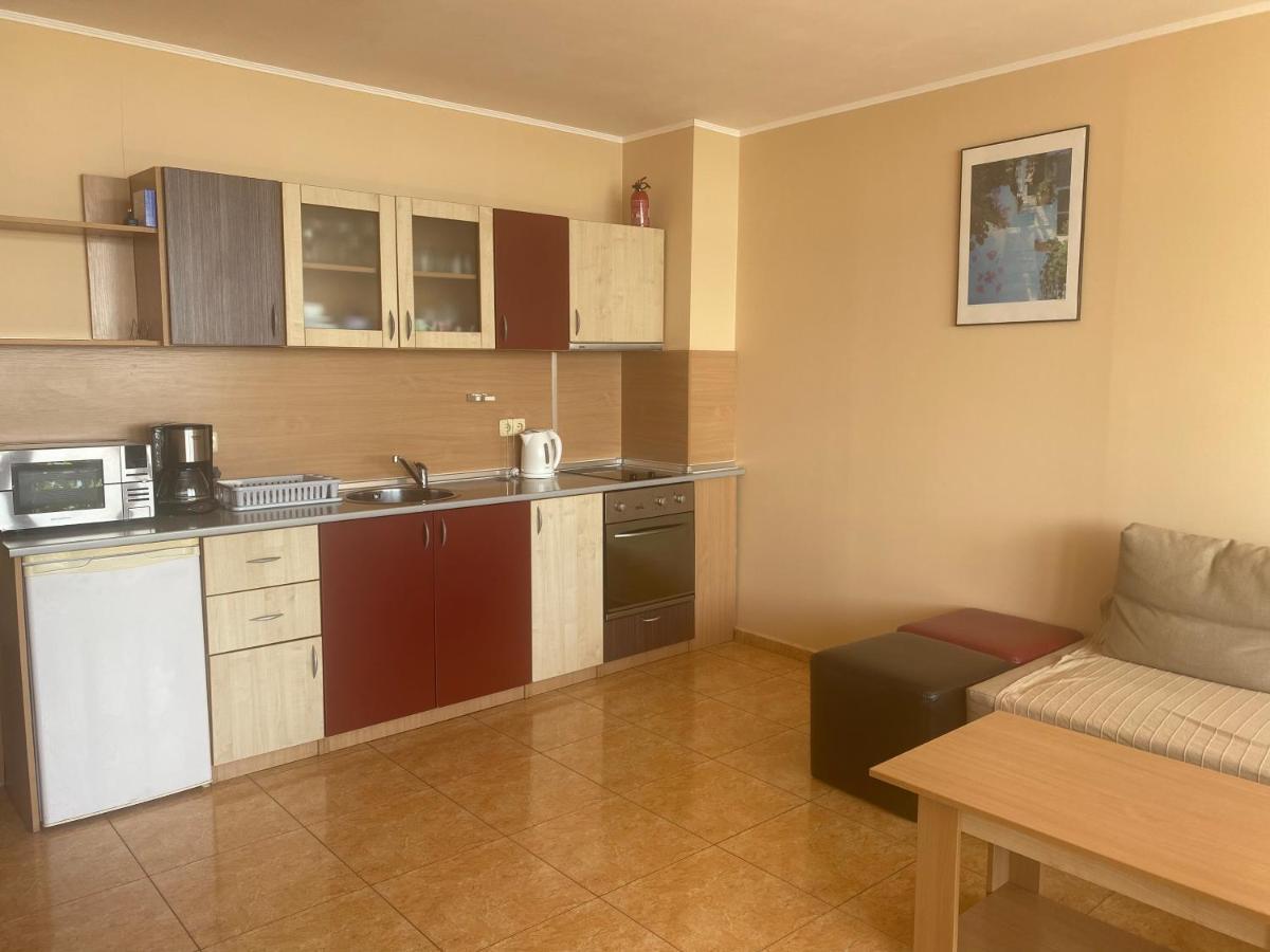 Dolce Vita Apartment Sveti Vlas Eksteriør billede